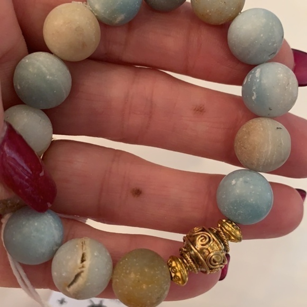 Natural stone large chalky milk bead stretch - Picture 7 of 10